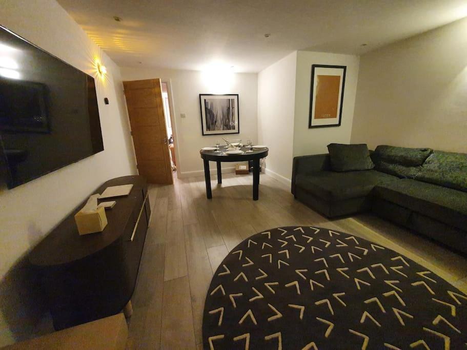 Luton Town Centre Executive Apartment 外观 照片