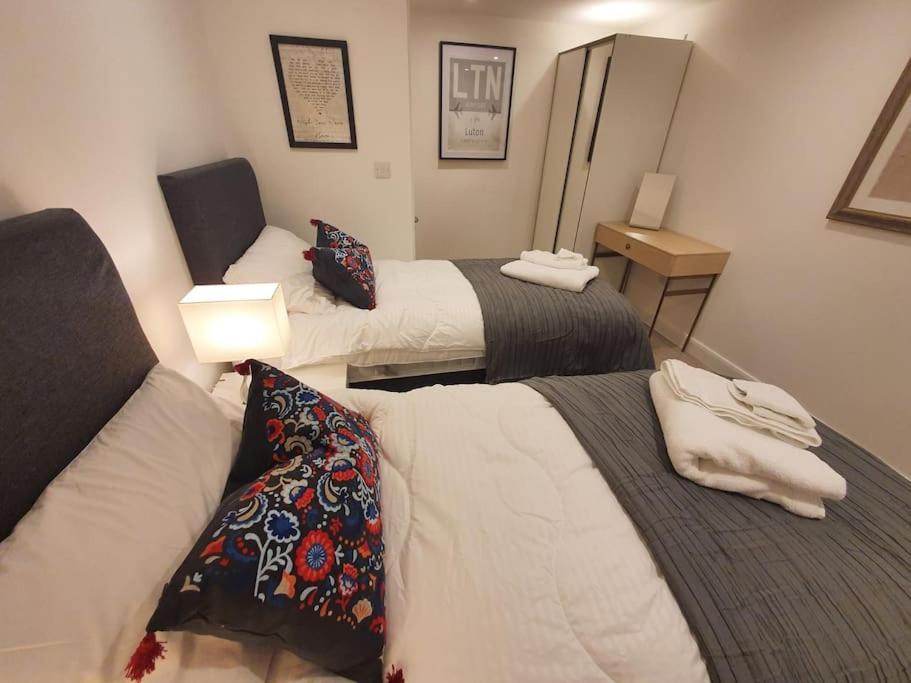 Luton Town Centre Executive Apartment 外观 照片